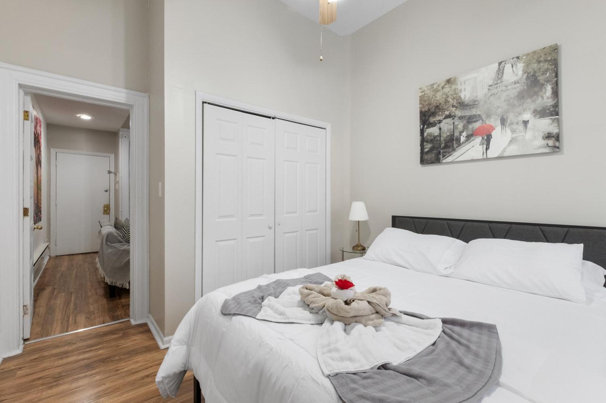 Deluxe Flat In Center Apartment